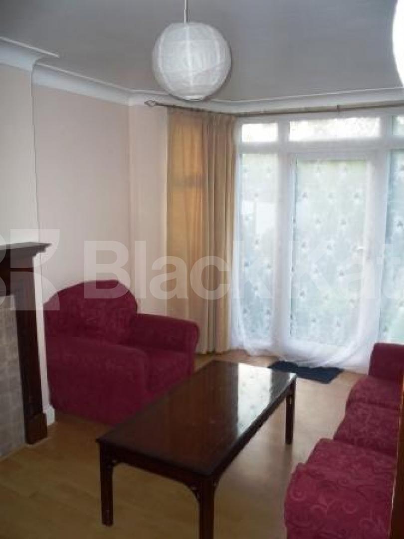 			3 Bedroom, 1 bath, 1 reception House			 Fountain Crescent, SOUTHGATE