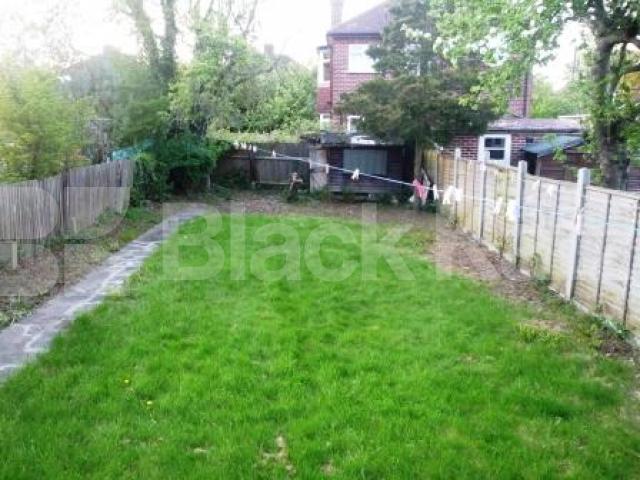 			3 Bedroom, 1 bath, 1 reception House			 Fountain Crescent, SOUTHGATE