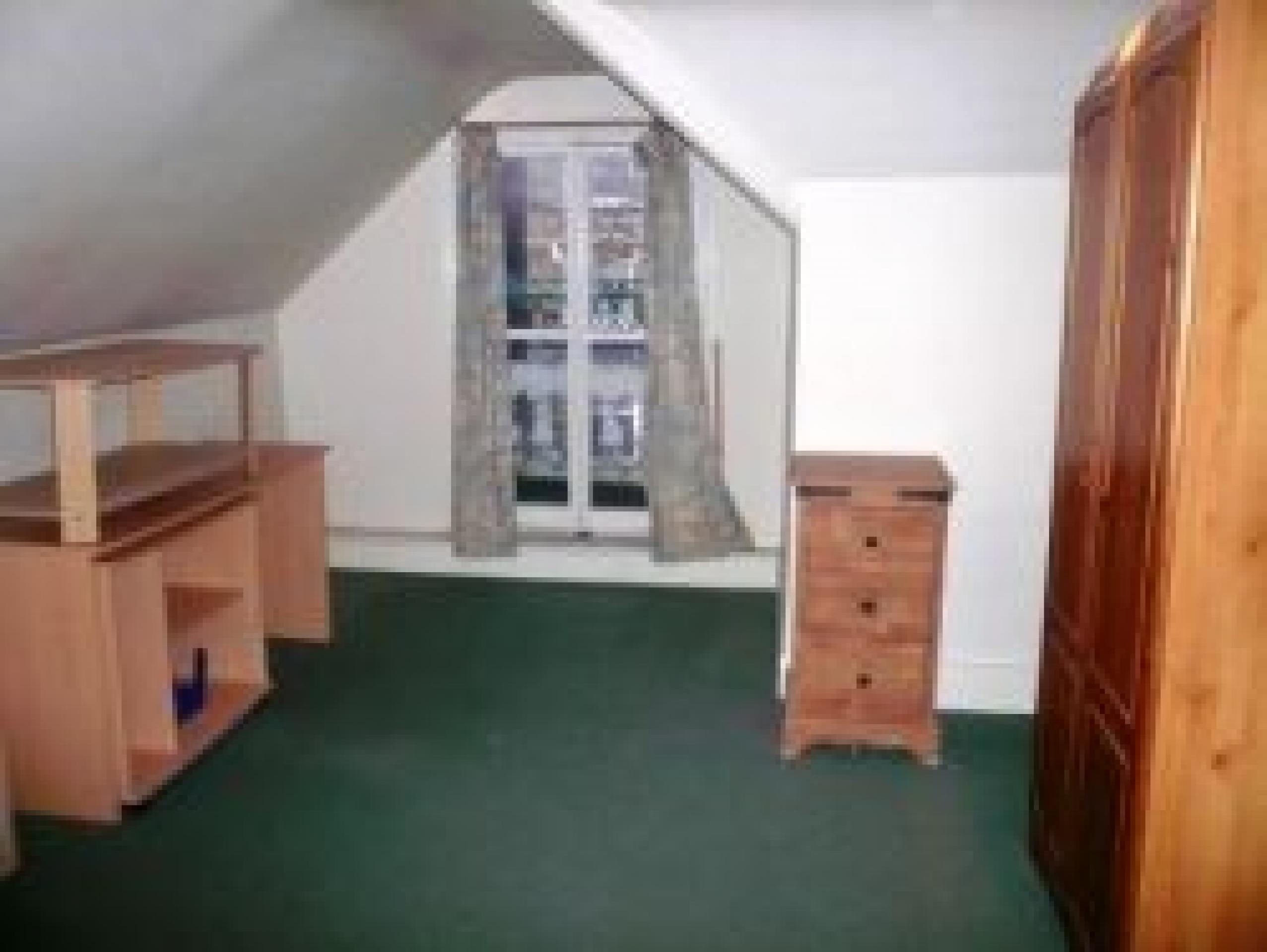 			2 Bedroom, 1 bath, 1 reception Flat			 Woodchurch Road, WEST HAMPSTEAD NW6