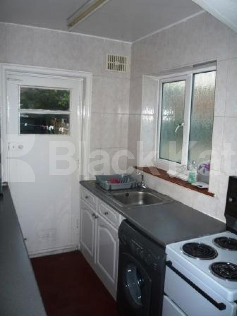 			3 Bedroom, 1 bath, 1 reception House			 Fountain Crescent, SOUTHGATE