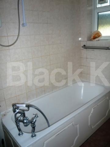 			Seconds from the Broadway!!, 1 Bedroom, 1 bath, 1 reception Flat			 St James Lane, MUSWELL HILL