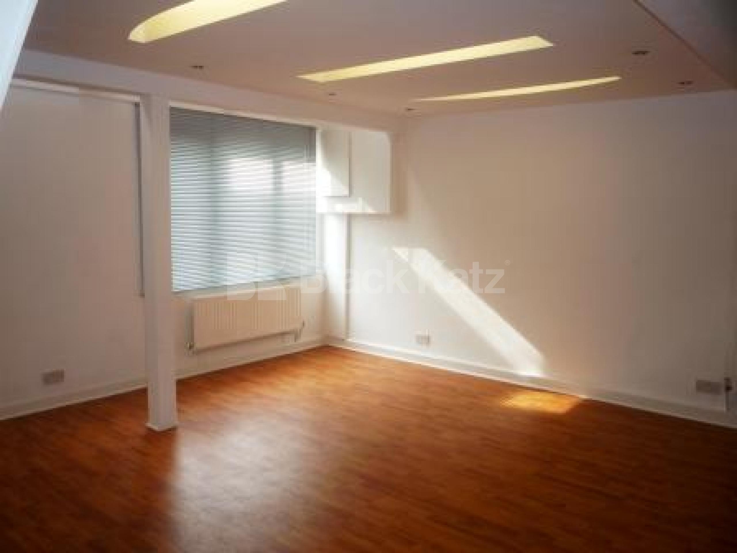 			1 Bedroom, 1 bath, 1 reception Flat			 Colina Mews, TURNPIKE LANE N15