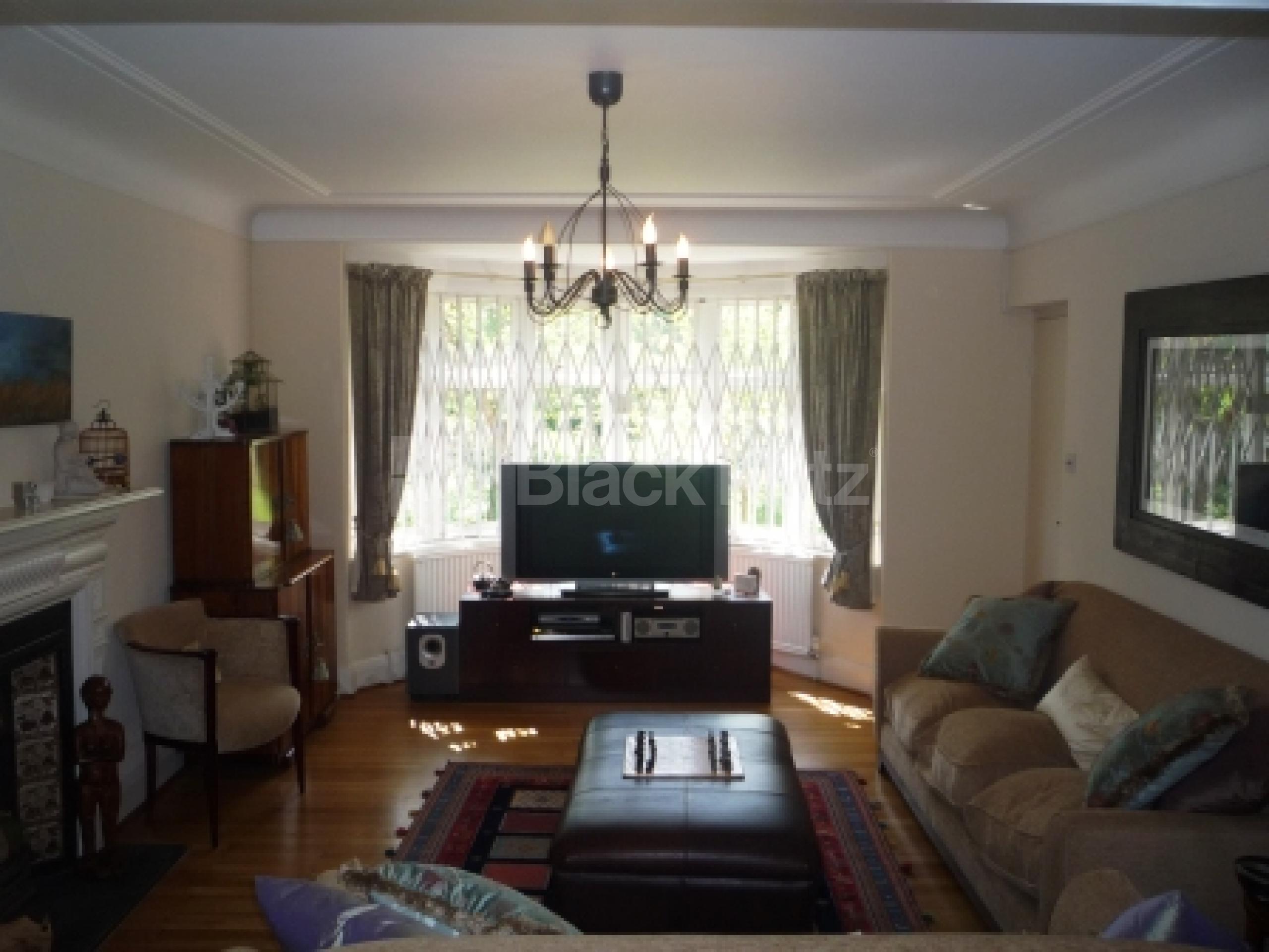 			5 Bedroom, 1 bath, 1 reception Flat			 Bancroft Avenue, HAMPSTEAD GARDEN SUBURBS N2 N2