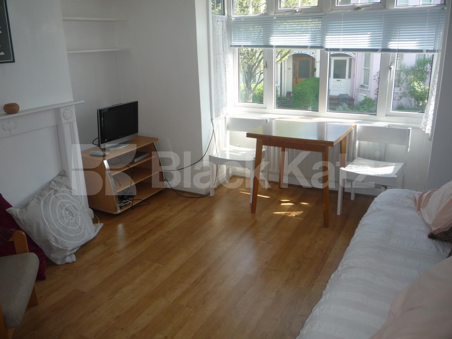 			LET!, 1 Bedroom, 1 bath, 1 reception Flat			 Greenham Road, MUSWELL HILL N10