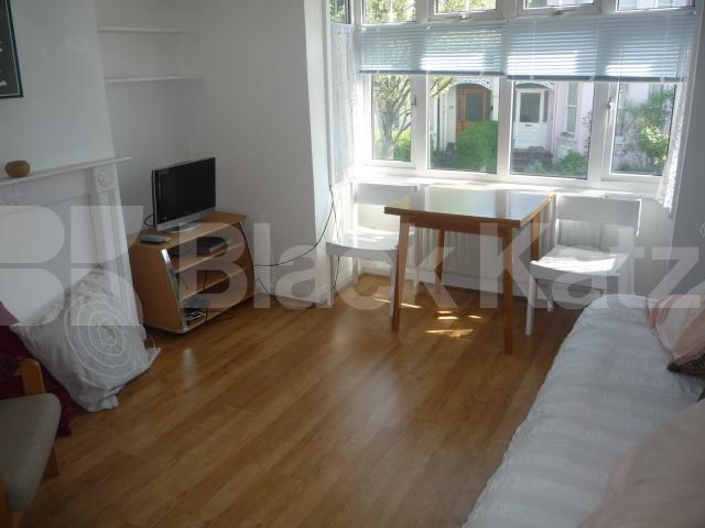 			LET!, 1 Bedroom, 1 bath, 1 reception Flat			 Greenham Road, MUSWELL HILL N10