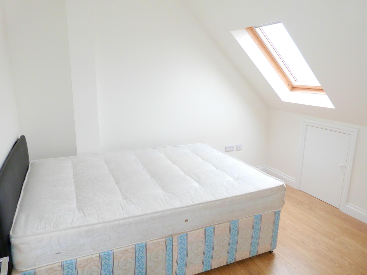 			NEW INSTRUCTION, 3 Bedroom, 1 bath, 1 reception Flat			 Hendon Way, GOLDERS GREEN/CHILDS HILL