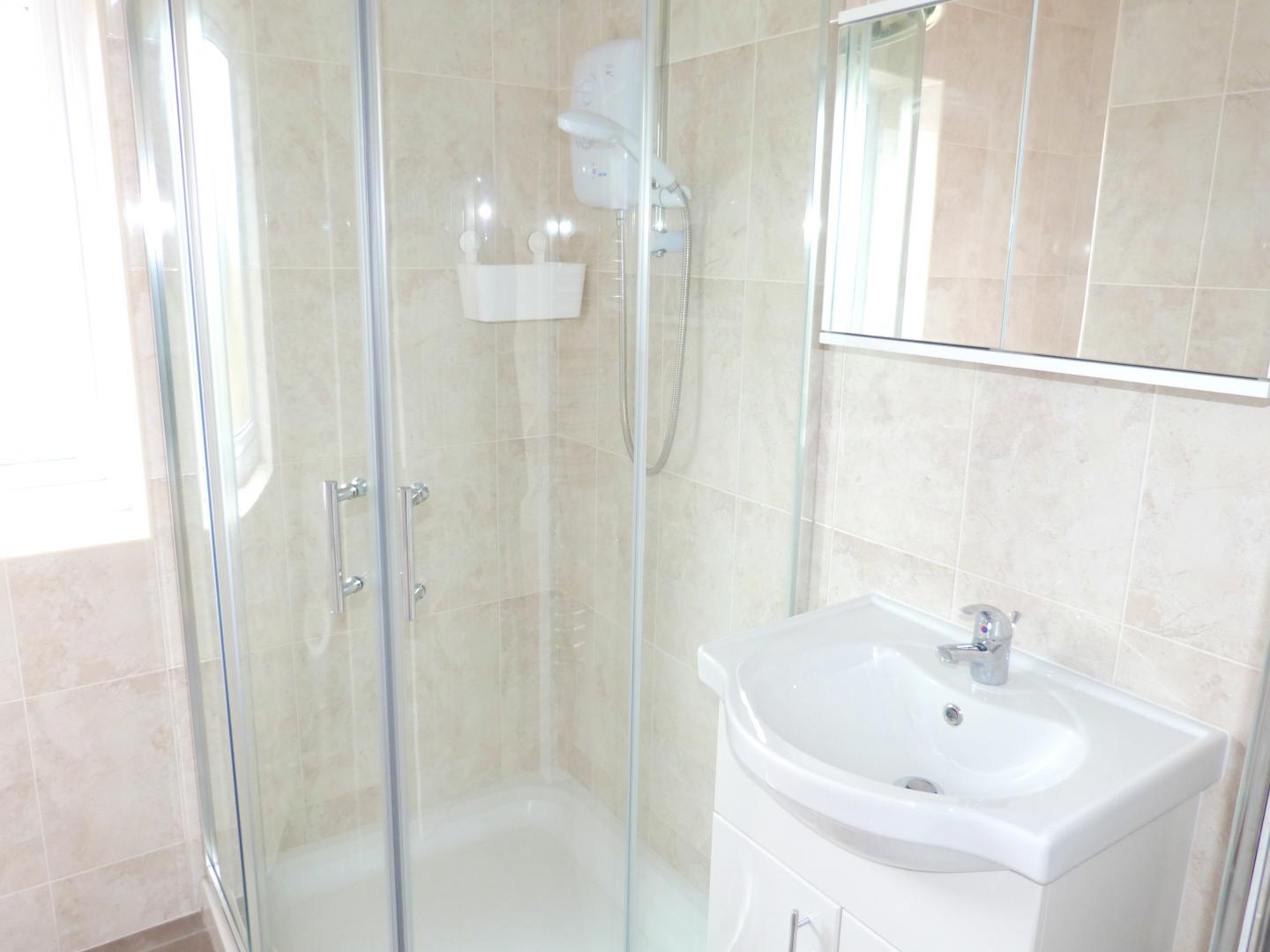 			NEW INSTRUCTION, 3 Bedroom, 1 bath, 1 reception Flat			 Hendon Way, GOLDERS GREEN/CHILDS HILL