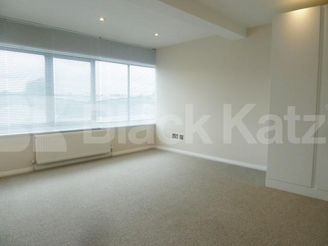 			WAREHOUSE CONVERSION IN ANGEL-OLD STREET-SHOREDITCH, 3 Bedroom, 1 bath, 1 reception Flat			 EAGLE HOUSE-EAGLE WHARF ROAD, ANGEL-OLD STREET-SHOREDITCH