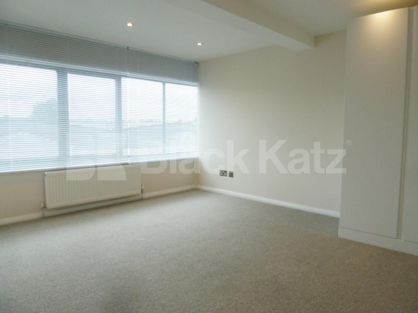 			WAREHOUSE CONVERSION IN ANGEL-OLD STREET-SHOREDITCH, 3 Bedroom, 1 bath, 1 reception Flat			 EAGLE HOUSE-EAGLE WHARF ROAD, ANGEL-OLD STREET-SHOREDITCH