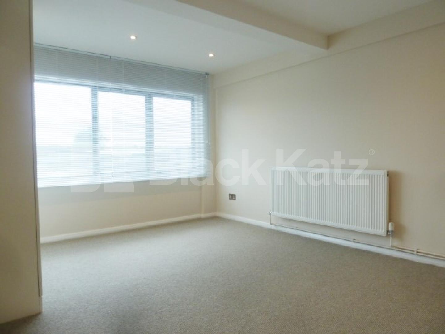 Excellent Condition 3 Bedroom, Un Furnished Flat in EAGLE HOUSEEAGLE WHARF ROAD N1