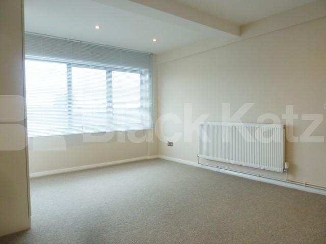 			WAREHOUSE CONVERSION IN ANGEL-OLD STREET-SHOREDITCH, 3 Bedroom, 1 bath, 1 reception Flat			 EAGLE HOUSE-EAGLE WHARF ROAD, ANGEL-OLD STREET-SHOREDITCH