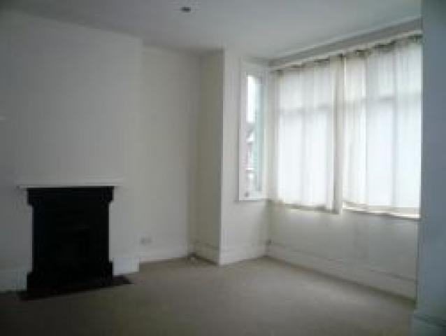 			2 Bedroom, 1 bath, 1 reception Flat			 Clifford Gardens, KENSAL GREEN