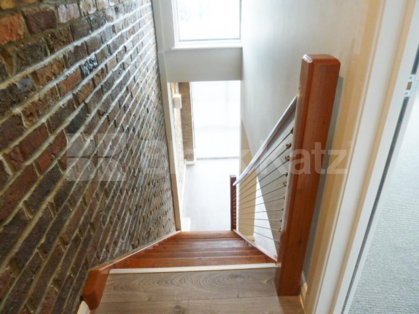 			WAREHOUSE CONVERSION IN ANGEL-OLD STREET-SHOREDITCH, 3 Bedroom, 1 bath, 1 reception Flat			 EAGLE HOUSE-EAGLE WHARF ROAD, ANGEL-OLD STREET-SHOREDITCH