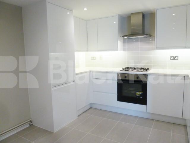 			WAREHOUSE CONVERSION IN ANGEL-OLD STREET-SHOREDITCH, 3 Bedroom, 1 bath, 1 reception Flat			 EAGLE HOUSE-EAGLE WHARF ROAD, ANGEL-OLD STREET-SHOREDITCH