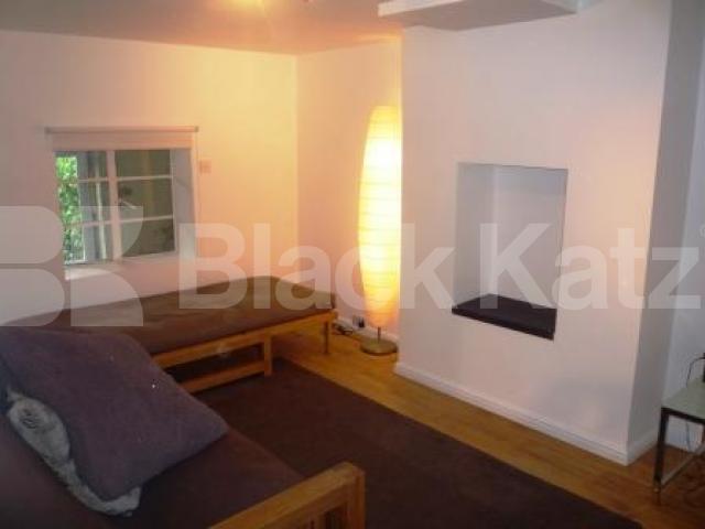 			PRICE JUST REDUCED!, Studio Apartment, 1 bath, 1 reception Flat			 Alexandra Park Road, ALEXANDRA PALACE