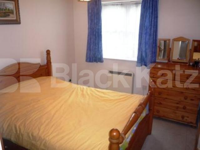 			LOVELY DEVELOPEMENT!, 2 Bedroom, 1 bath, 1 reception Flat			 Simms Gardens, EAST FINCHLEY