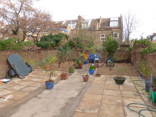 			COUNCIL TAX, GAS and WATER INCLUDED, Studio Apartment, 1 bath, 1 reception Flat			 Callcott Road, KILBURN