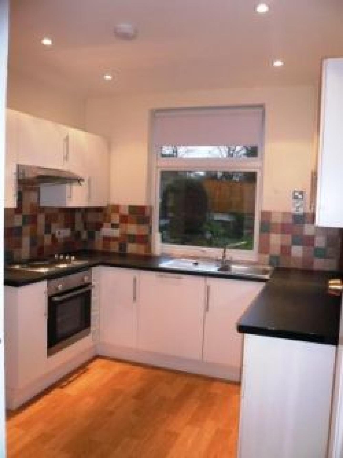 			4 Bedroom, 1 bath, 1 reception Flat			 Parkside, DOLLIS HILL NW2