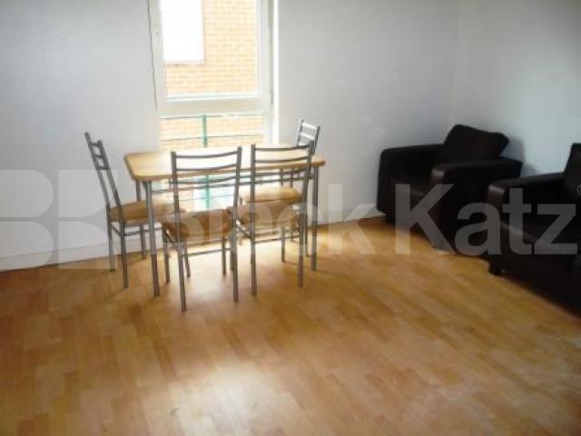 			2 Bedroom, 1 bath, 1 reception Mews House			 Turnpike Mews, TURNPIKE LANE