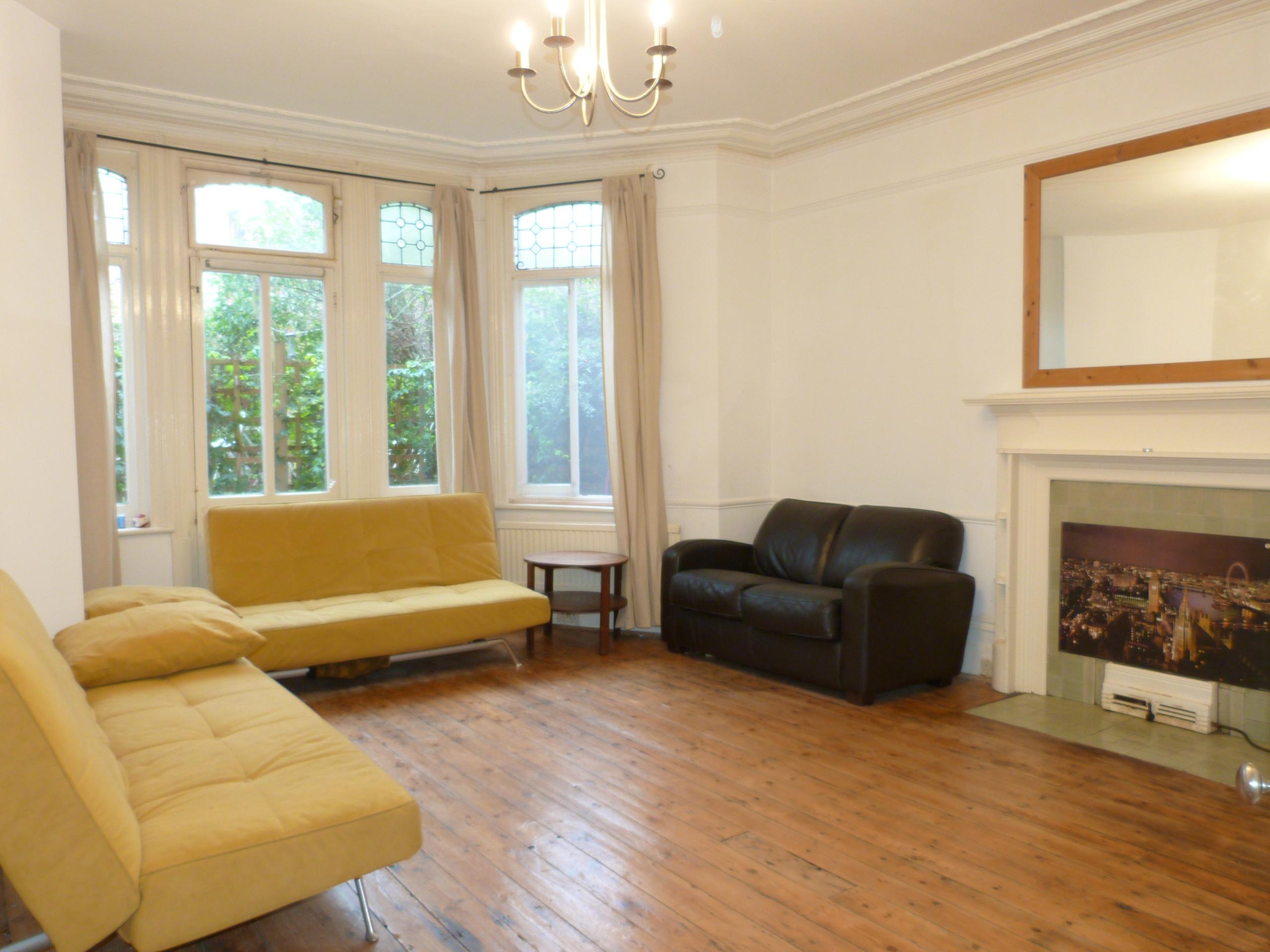 			Beautiful Communal Garden, 1 Bedroom, 1 bath, 1 reception Flat			 Canfield Gardens, SOUTH HAMPSTEAD NW6