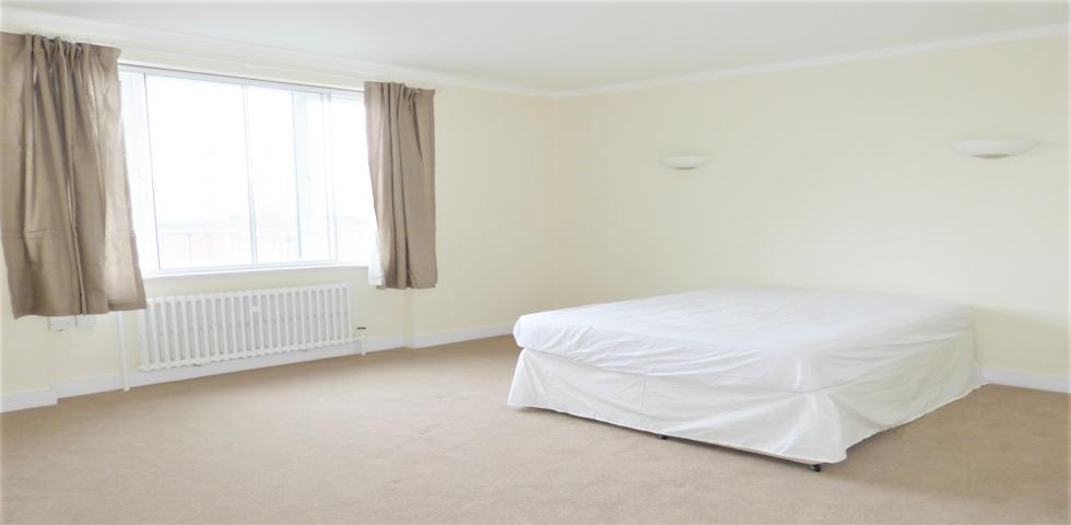 			HEATING and HOT WATER INCLUDED, 4 Bedroom, 1 bath, 1 reception Flat			 Finchley Road, GOLDERS GREEN/FINCHLEY ROAD
