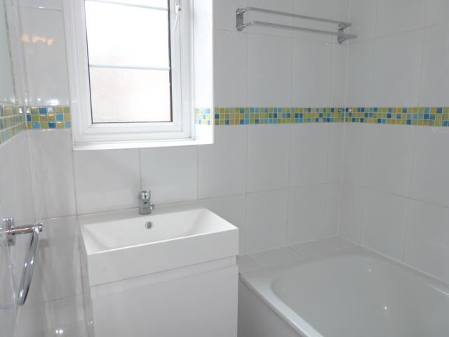 			LET, 4 Bedroom, 1 bath, 1 reception Flat			 Finchley Road, GOLDERS GREEN/FINCHLEY ROAD