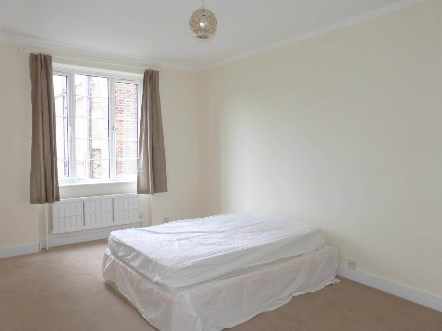			LET, 4 Bedroom, 1 bath, 1 reception Flat			 Finchley Road, GOLDERS GREEN/FINCHLEY ROAD
