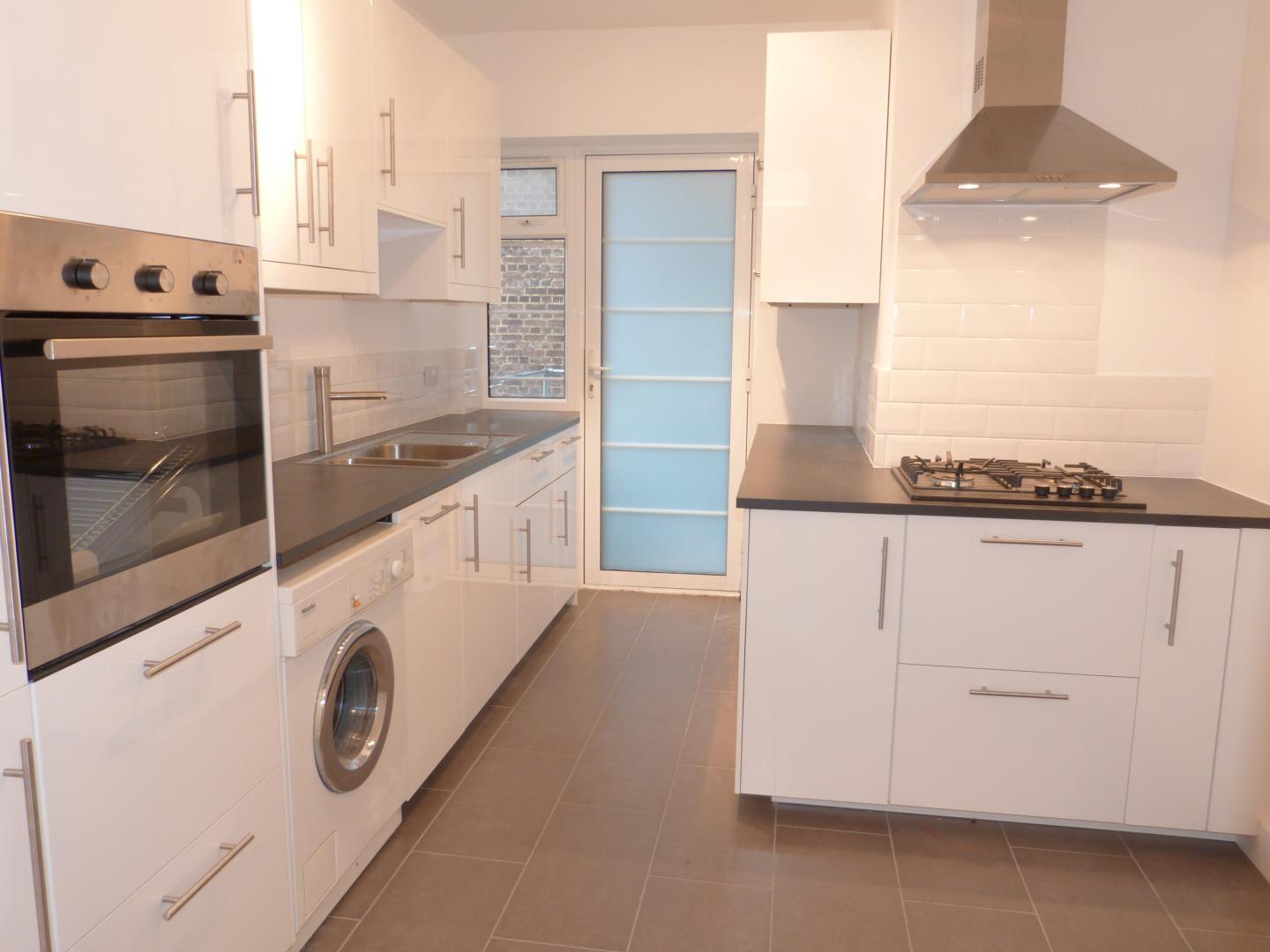 			LET, 4 Bedroom, 1 bath, 1 reception Flat			 Finchley Road, GOLDERS GREEN/FINCHLEY ROAD