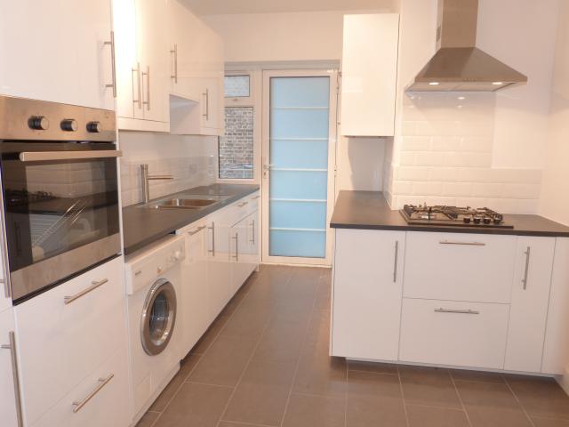 			LET, 4 Bedroom, 1 bath, 1 reception Flat			 Finchley Road, GOLDERS GREEN/FINCHLEY ROAD