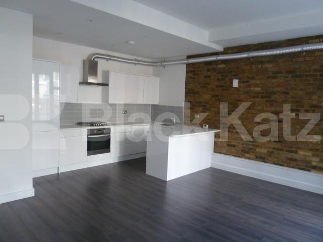			STUNNING WAREHOUSE CONVERSION, 1 Bedroom, 1 bath, 1 reception Flat			 BRITANNIA LOFTS-BANNER STREET, CLERKENWELL-OLD STREET-SHOREDITCH