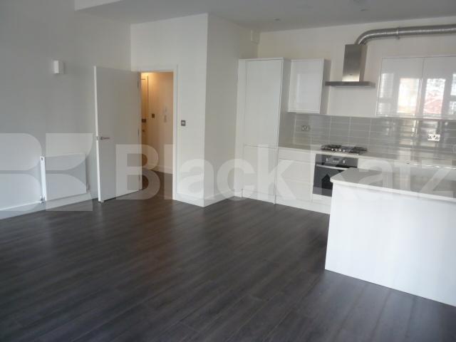 			STUNNING WAREHOUSE CONVERSION, 1 Bedroom, 1 bath, 1 reception Flat			 BRITANNIA LOFTS-BANNER STREET, CLERKENWELL-OLD STREET-SHOREDITCH
