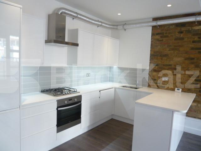 			STUNNING WAREHOUSE CONVERSION, 1 Bedroom, 1 bath, 1 reception Flat			 BRITANNIA LOFTS-BANNER STREET, CLERKENWELL-OLD STREET-SHOREDITCH