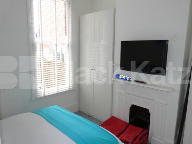 			Stunning Property, 1 Bedroom, 1 bath, 1 reception Ground Floor Flat			 Squires Lane, Finchley Central