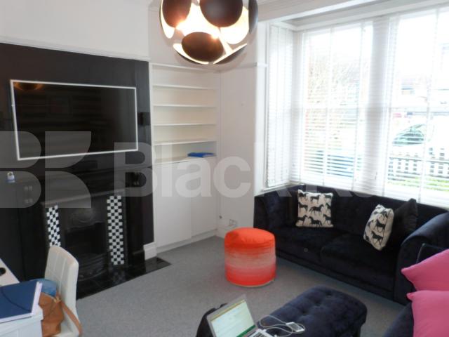 			Stunning Property, 1 Bedroom, 1 bath, 1 reception Ground Floor Flat			 Squires Lane, Finchley Central