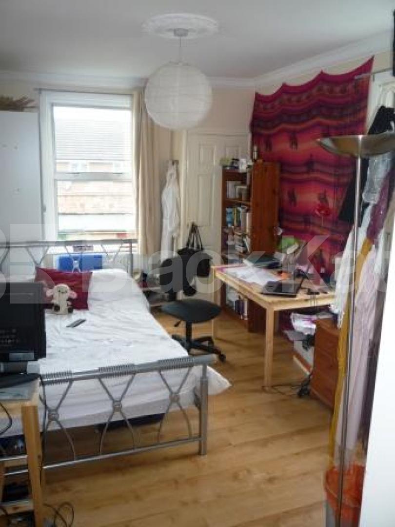 			Fantastic 5 Double Bed House !, 5 Bedroom, 1 bath, 1 reception Terraced House			 Waldeck Road, Turnpike Lane