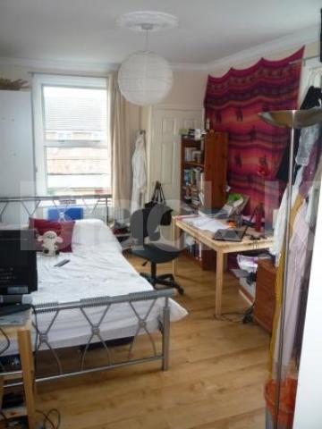 			Fantastic 5 Double Bed House !, 5 Bedroom, 1 bath, 1 reception Terraced House			 Waldeck Road, Turnpike Lane