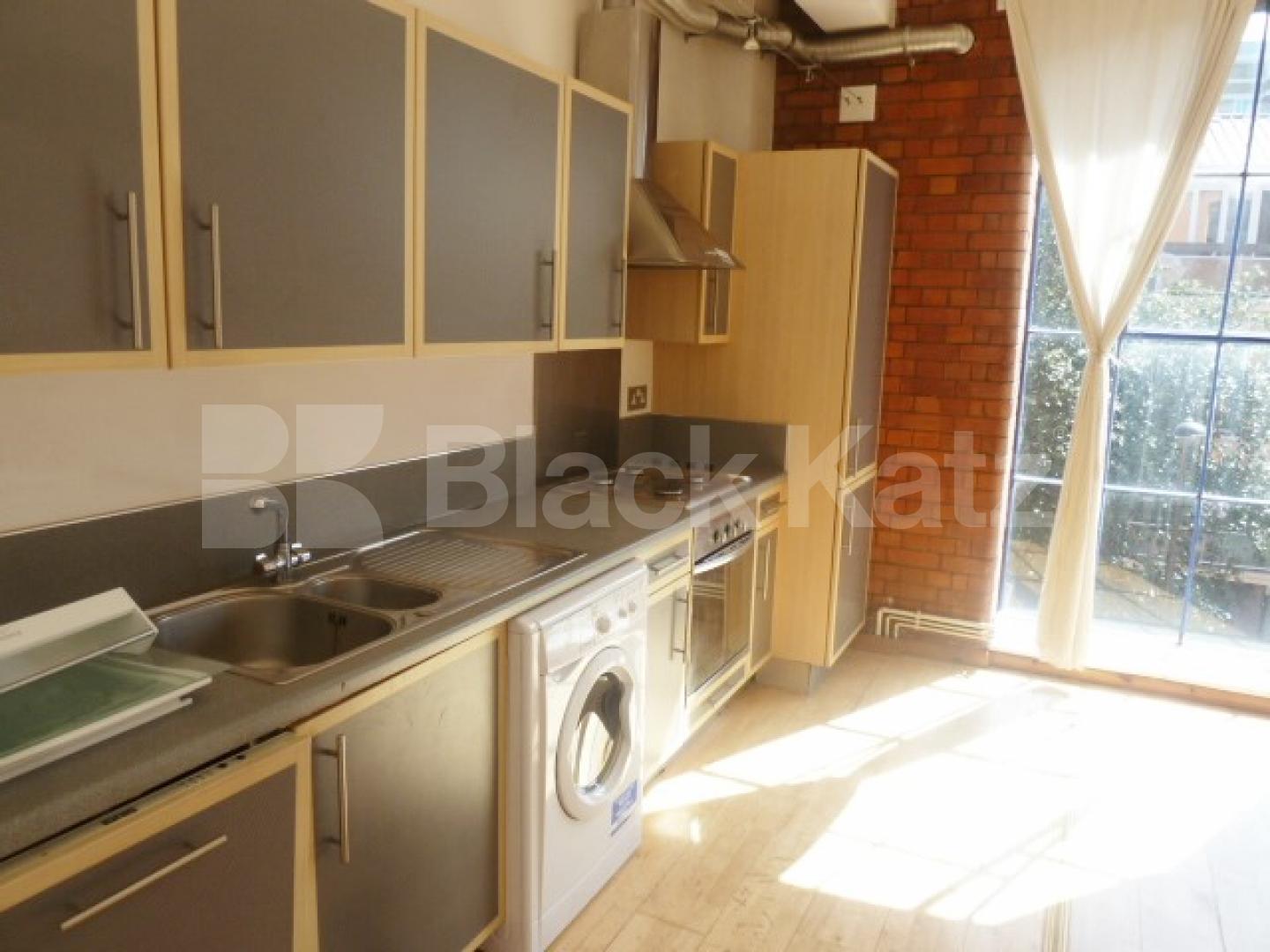 			WAREHOUSE CONVERSION, 2 Bedroom, 1 bath, 1 reception Flat			 Henshall Street, ISLINGTON/CANONBURY