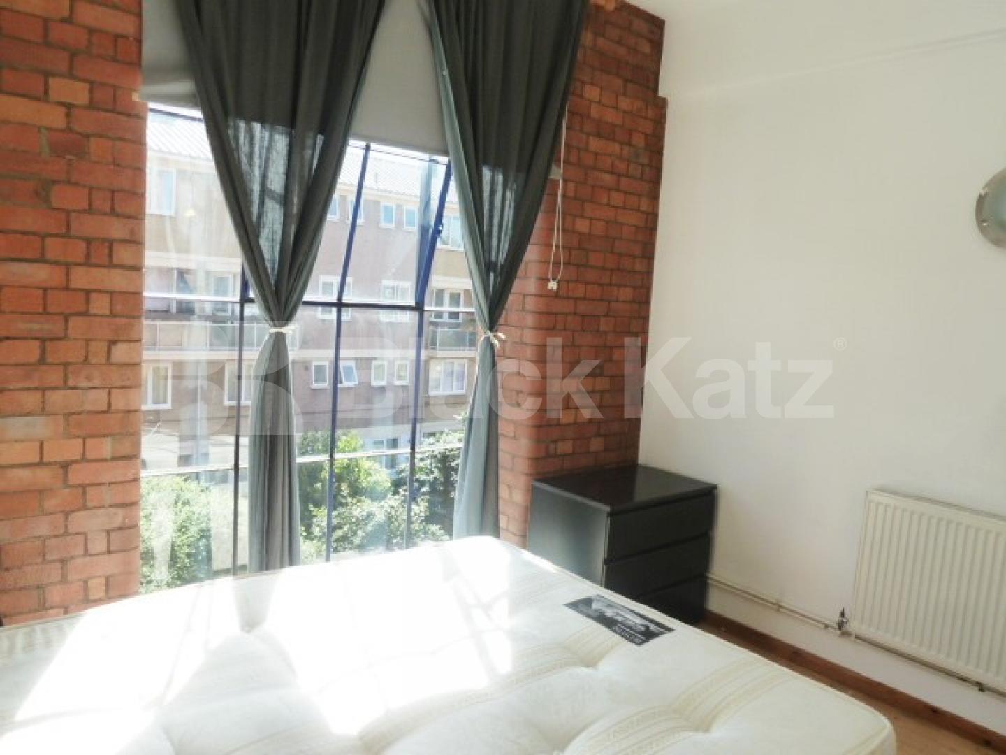 			WAREHOUSE CONVERSION, 2 Bedroom, 1 bath, 1 reception Flat			 Henshall Street, ISLINGTON/CANONBURY