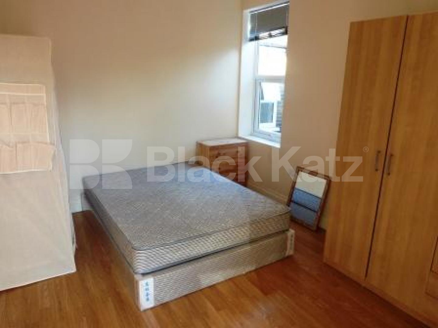 			2 Bedroom, 1 bath, 1 reception Flat			 North View Road, CROUCH END