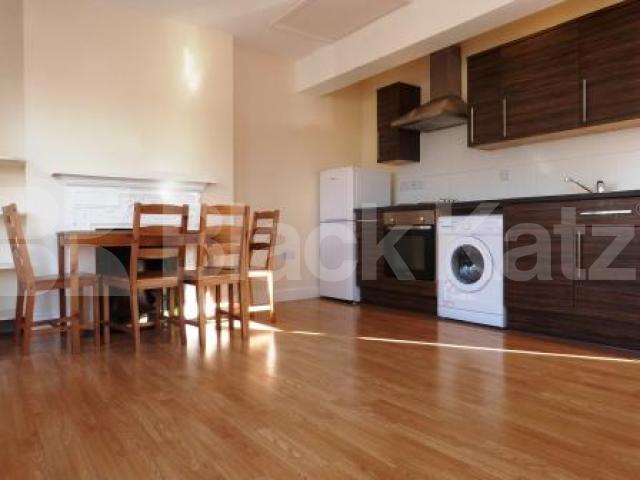			2 Bedroom, 1 bath, 1 reception Flat			 North View Road, CROUCH END