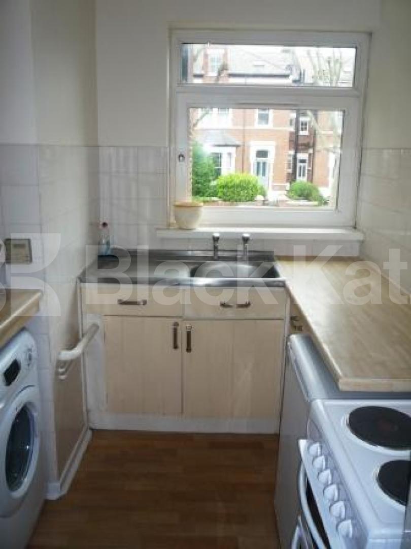 			2 Bedroom, 1 bath, 1 reception Flat			 Crouch Hall Road, CROUCH END