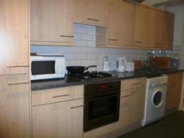 			VIEWINGS ARE HIGHLY RECOMMENDED!, Studio Apartment, 1 bath, 1 reception Flat			 Constantine Road, BELSIZE PARK