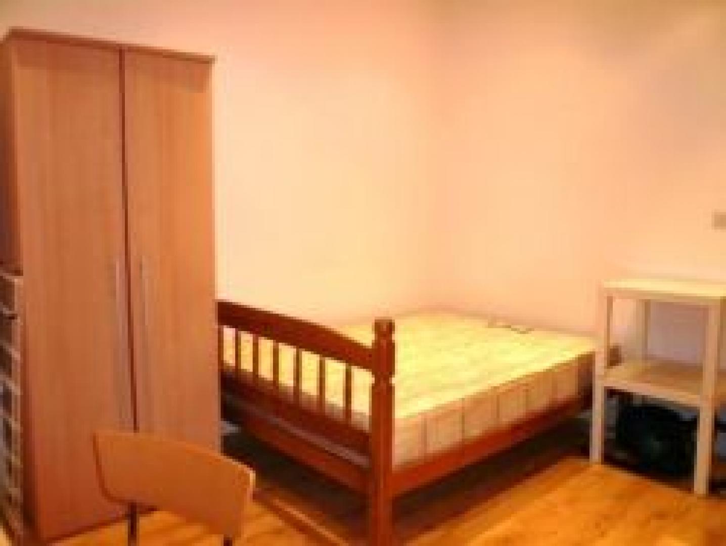 			VIEWINGS ARE HIGHLY RECOMMENDED!, Studio Apartment, 1 bath, 1 reception Flat			 Constantine Road, BELSIZE PARK