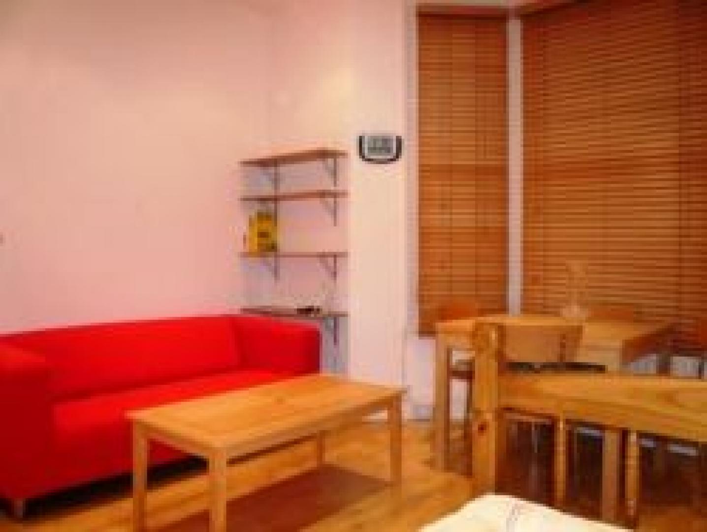 			VIEWINGS ARE HIGHLY RECOMMENDED!, Studio Apartment, 1 bath, 1 reception Flat			 Constantine Road, BELSIZE PARK