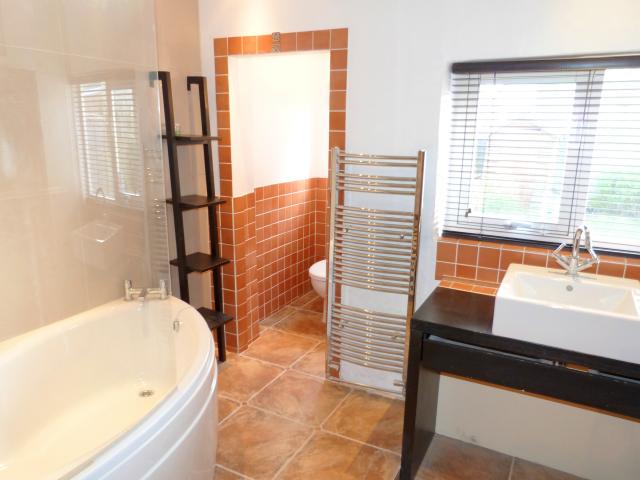 			NEW INSTRUCTION (Private Garden), 1 Bedroom, 1 bath, 1 reception Flat			 Squires Lane, FINCHLEY CENTRAL