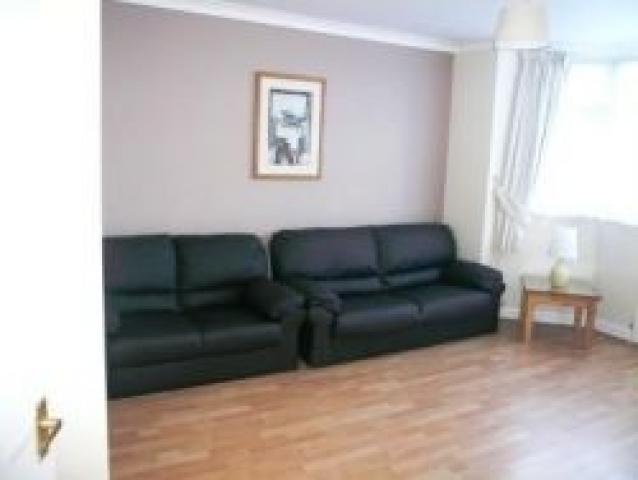 			2 Bedroom, 1 bath, 1 reception Flat			 Edgware Road, CRICKLEWOOD/WILLESDEN GREEN
