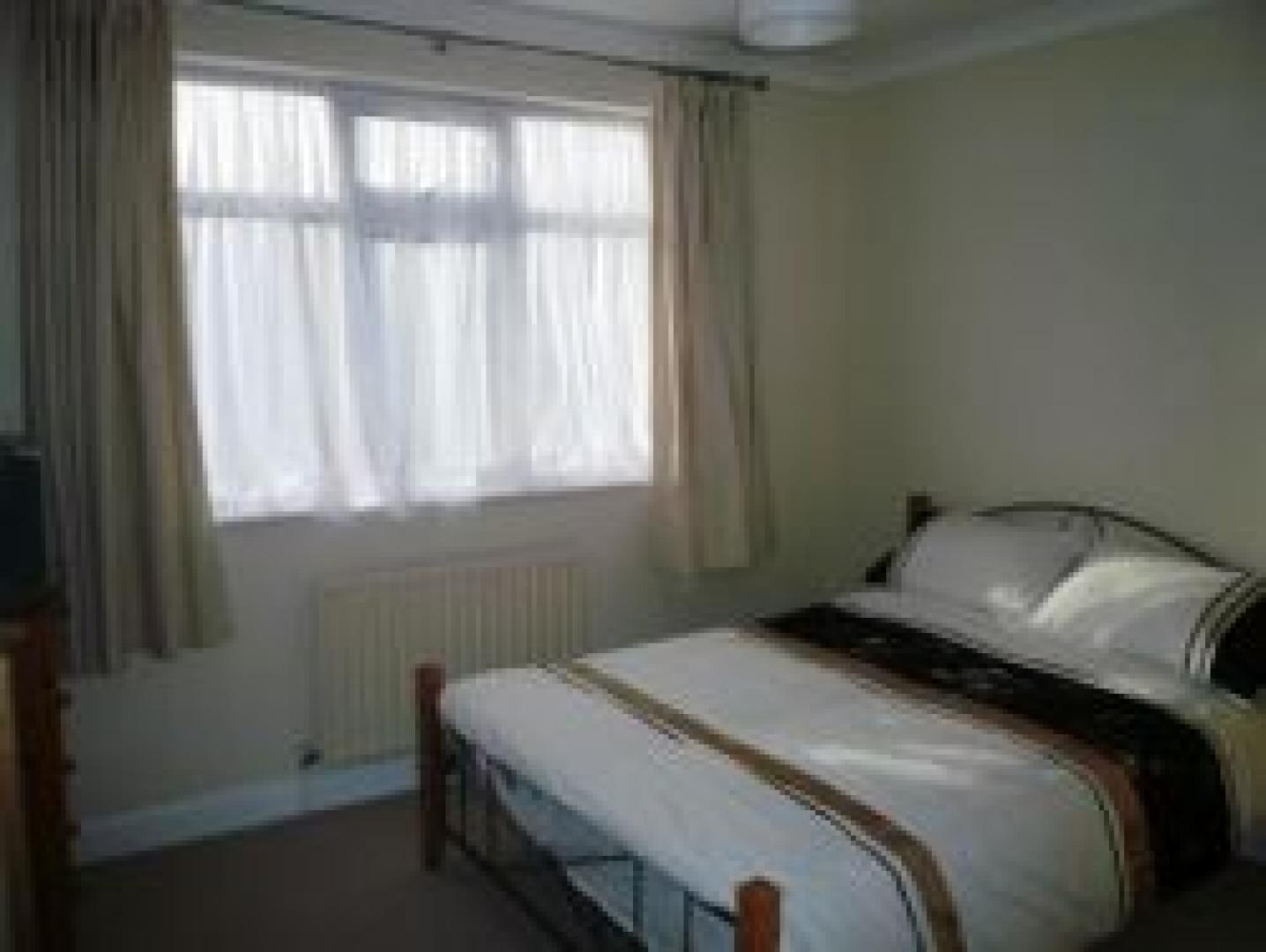 			2 Bedroom, 1 bath, 1 reception Flat			 Edgware Road, CRICKLEWOOD/WILLESDEN GREEN