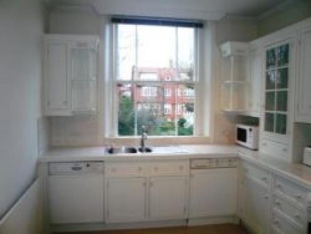 			NEW INSTRUCTION, 3 Bedroom, 1 bath, 1 reception Flat			 Fellows Road, BELSIZE PARK/SWISS COTTAGE