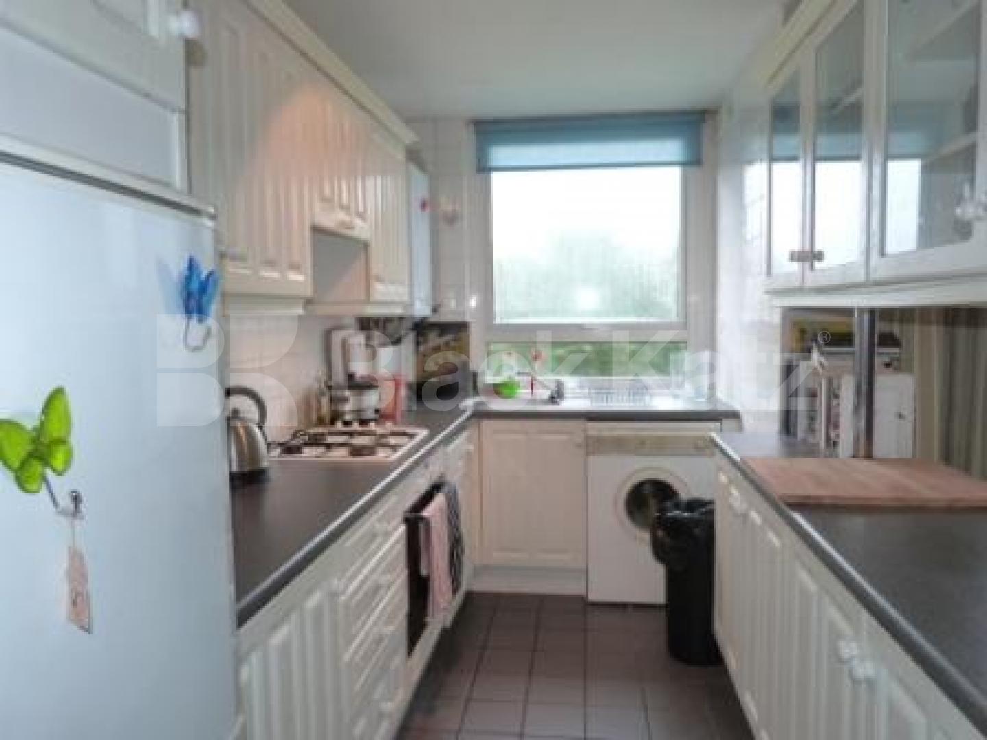 			EARLY VIEWINGS ADVISED!, 3 Bedroom, 1 bath, 1 reception Flat			 Great North Road, East Finchley