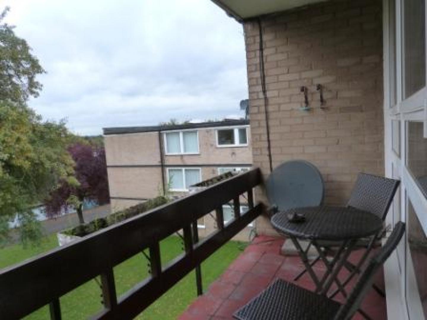 			NEW INSTRUCTION!, 3 Bedroom, 1 bath, 1 reception Flat			 Great North Road, EAST FINCHLEY